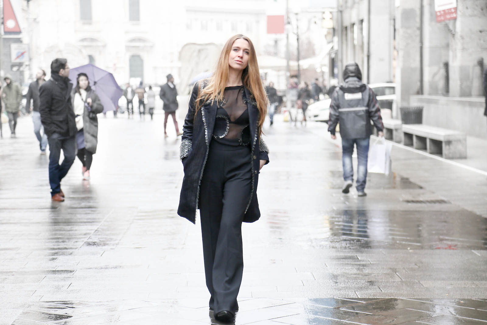 jeans su jeans e trasparenze