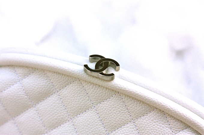 chanel white clutch