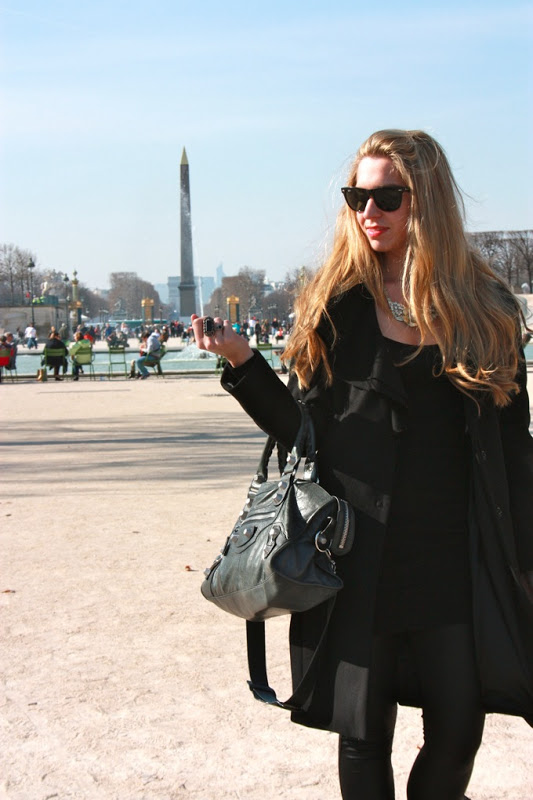 paris travel outfit